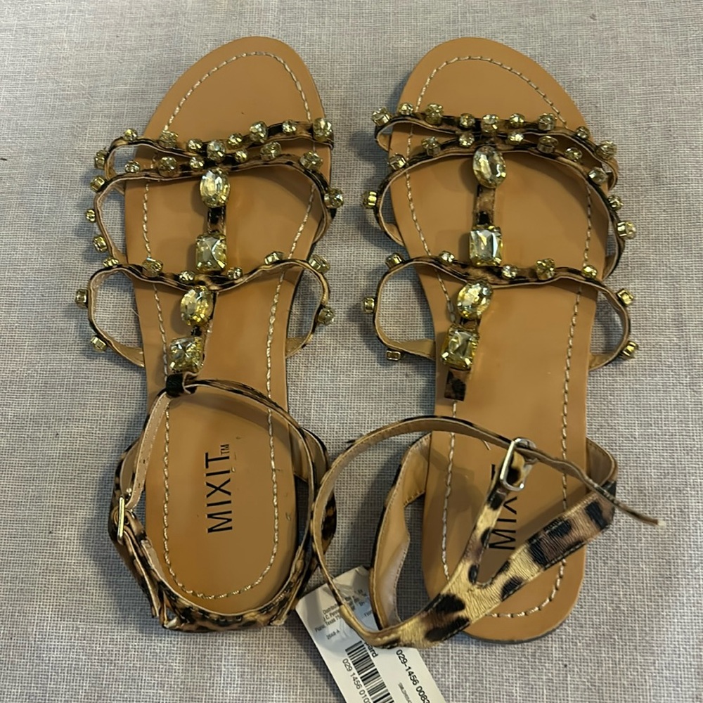 NWT Mixit sandals